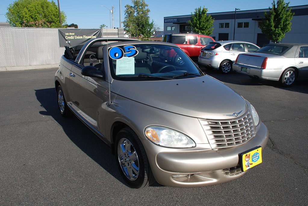 2005 Chrysler PT Cruiser Image 8