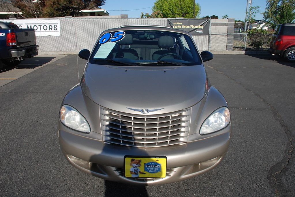 2005 Chrysler PT Cruiser Image 9