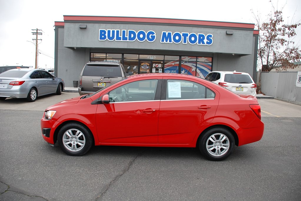 2013 Chevrolet Sonic Image 2