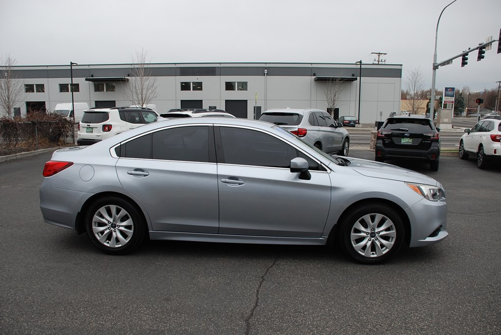 2017 Subaru Legacy Image 6