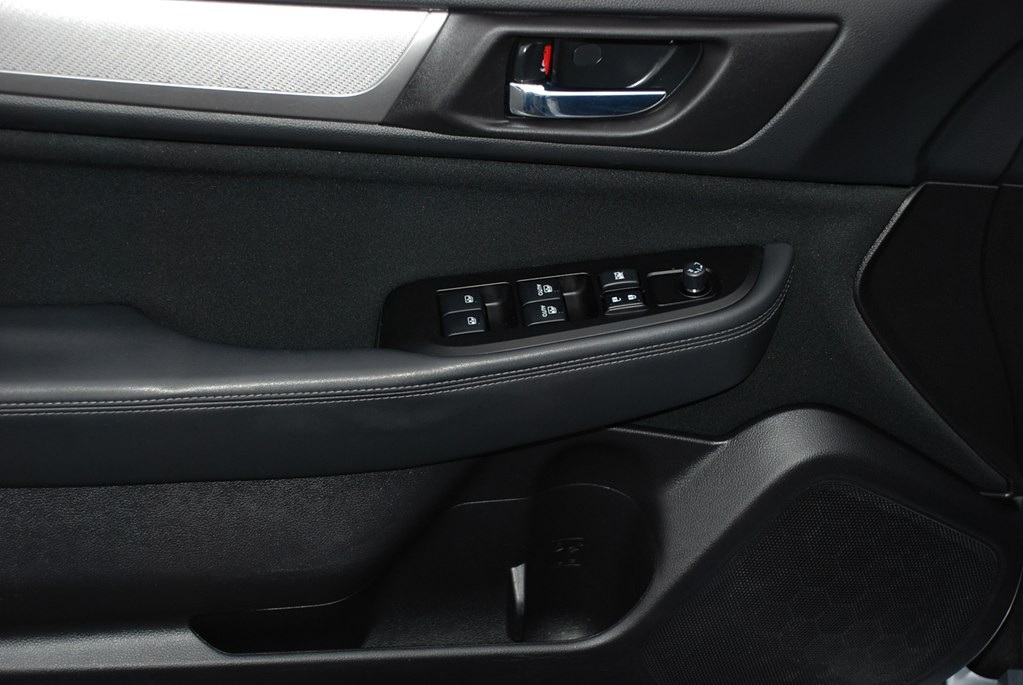 2017 Subaru Legacy Image 9