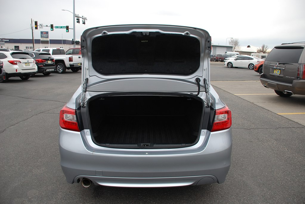 2017 Subaru Legacy Image 18