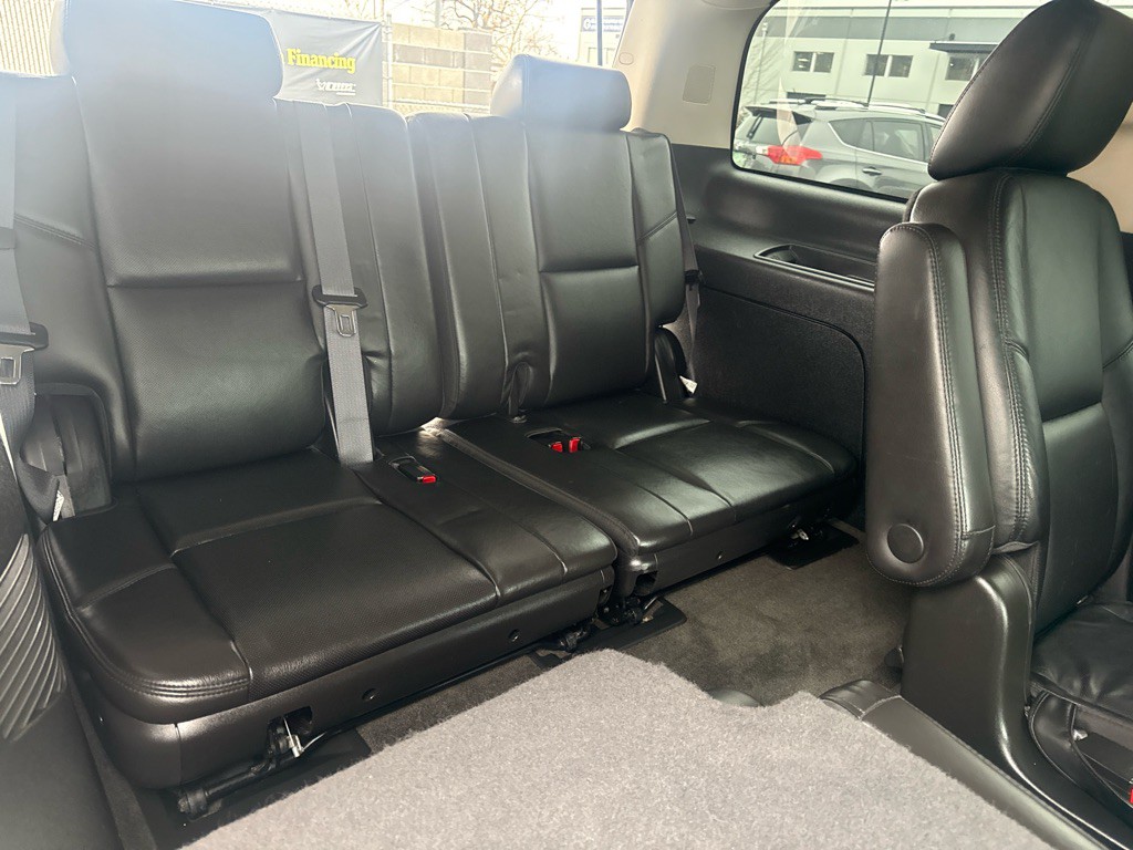 2011 Cadillac Escalade Image 19