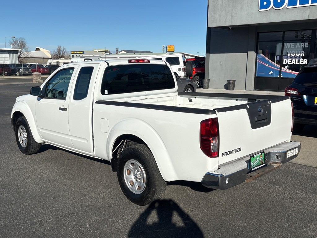 2016 Nissan Frontier Image 3
