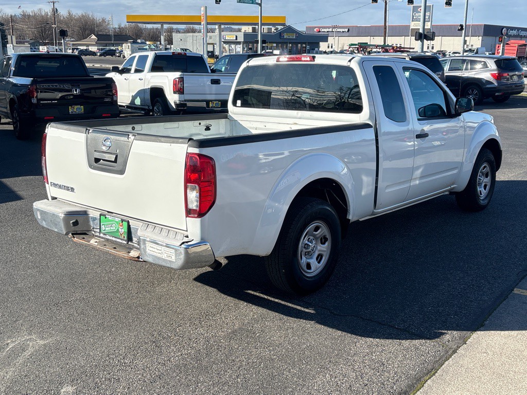 2016 Nissan Frontier Image 6