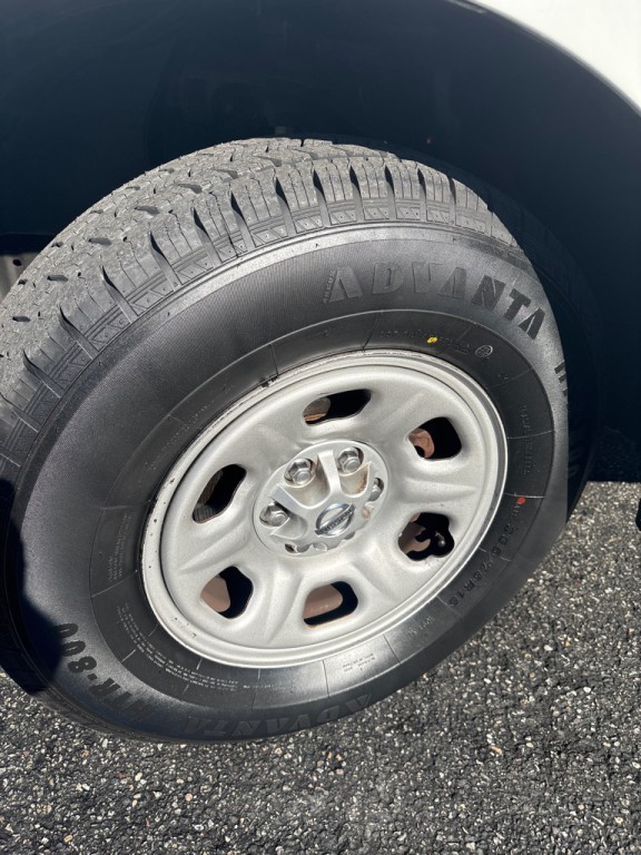 2016 Nissan Frontier Image 8