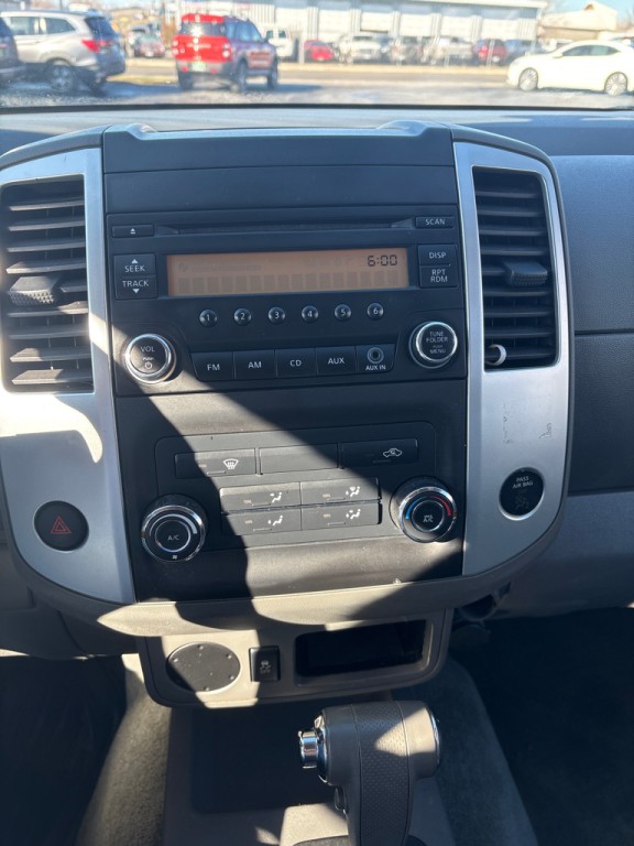 2016 Nissan Frontier Image 16