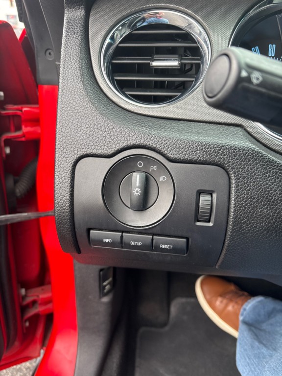 2012 Ford Mustang Image 14