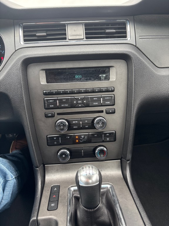 2012 Ford Mustang Image 17