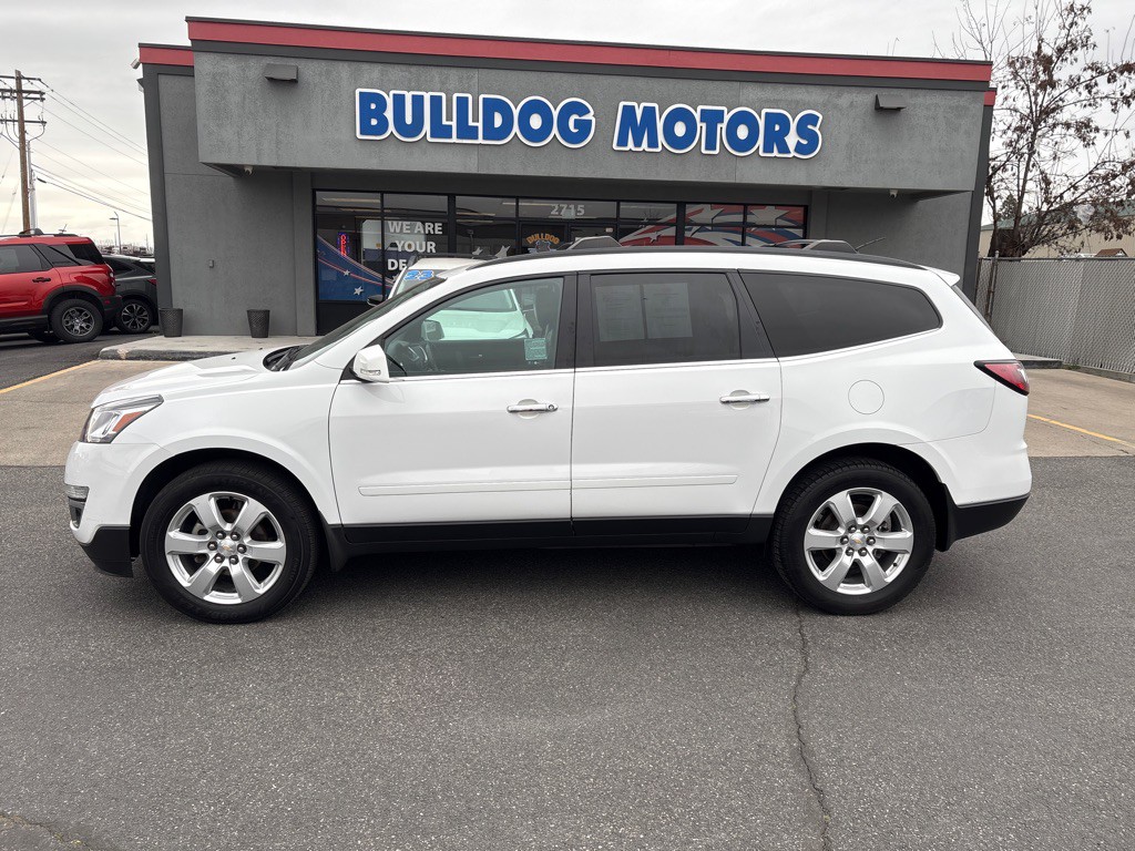 2017 Chevrolet Traverse Image 2