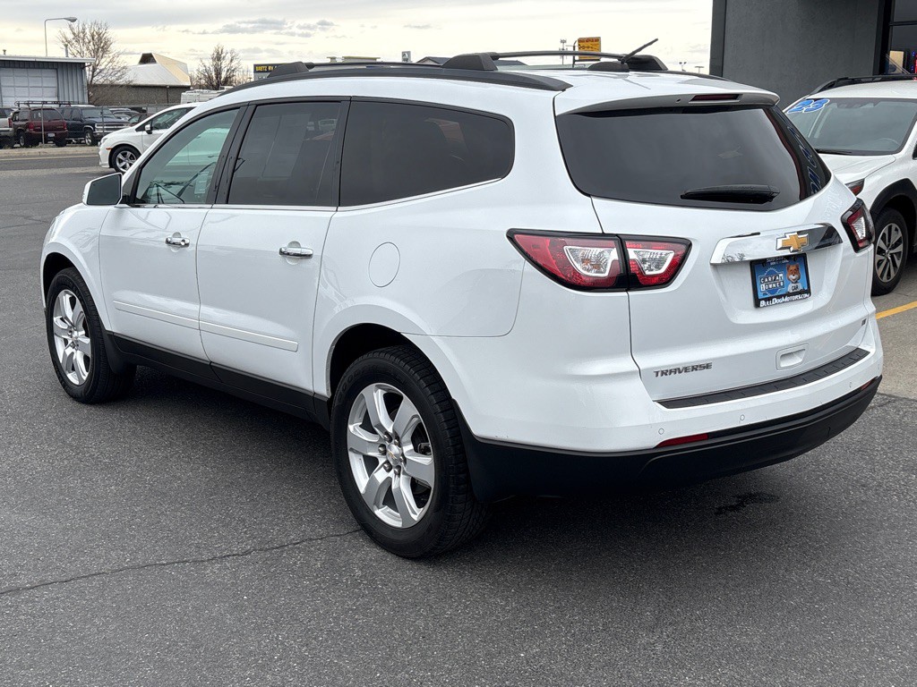 2017 Chevrolet Traverse Image 3