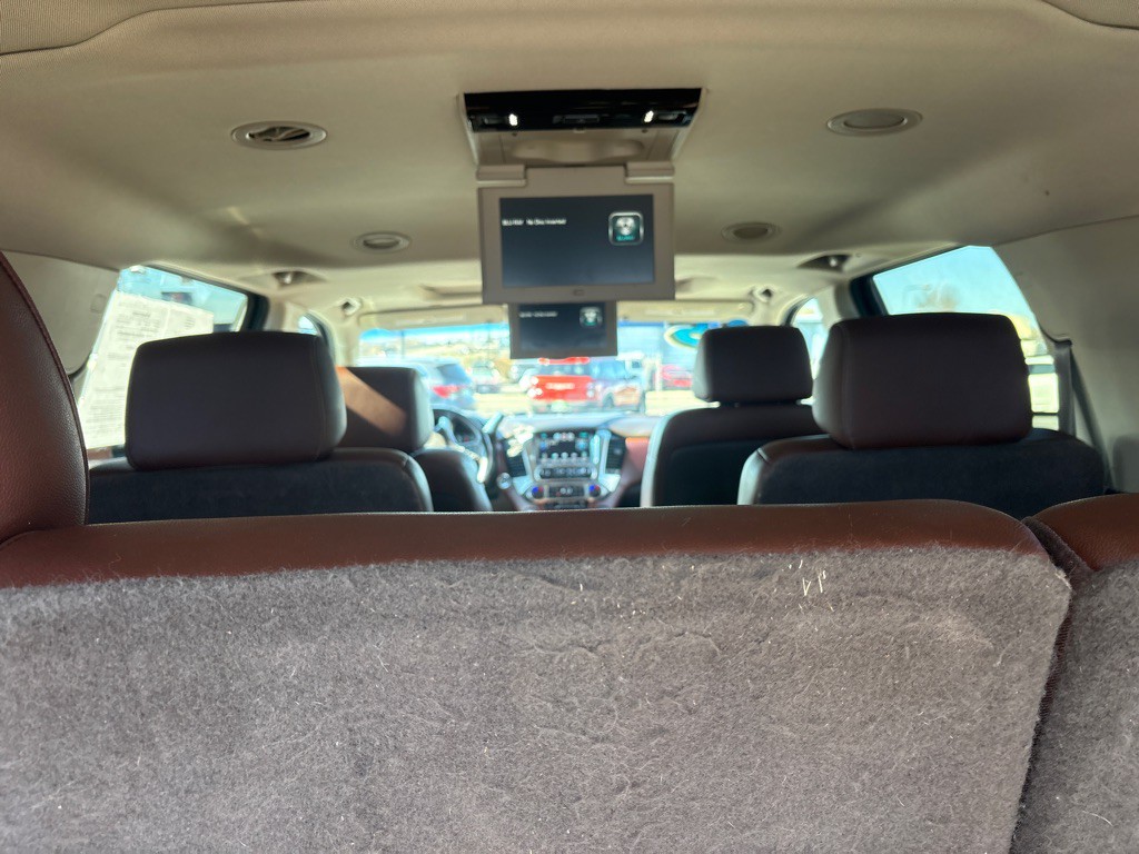2015 Chevrolet Suburban Image 12