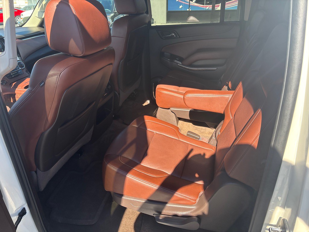 2015 Chevrolet Suburban Image 14