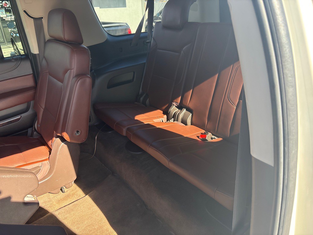 2015 Chevrolet Suburban Image 15