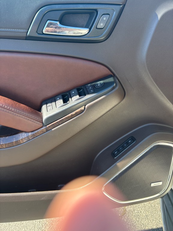 2015 Chevrolet Suburban Image 17