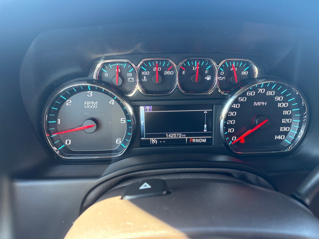 2015 Chevrolet Suburban Image 19