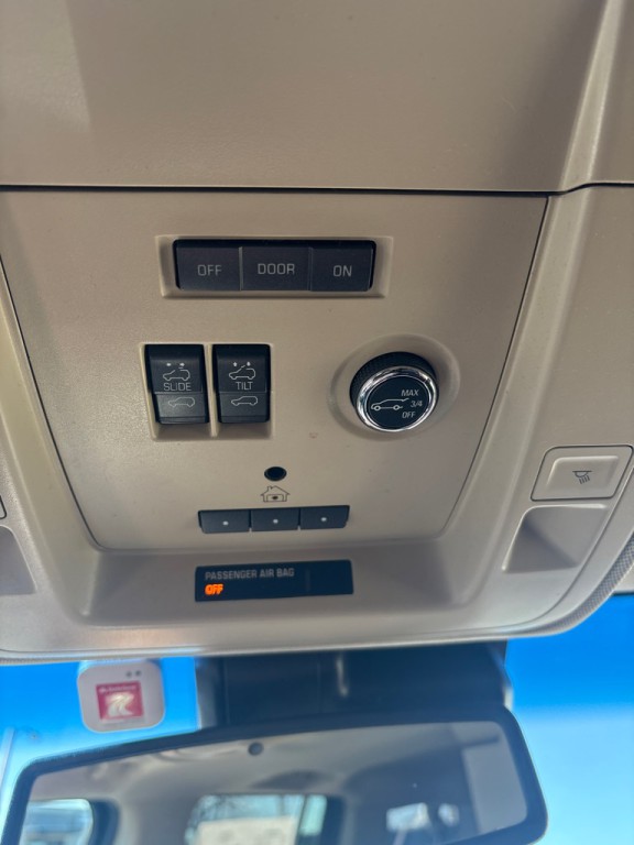 2015 Chevrolet Suburban Image 24