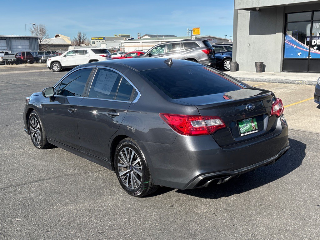 2018 Subaru Legacy Image 3