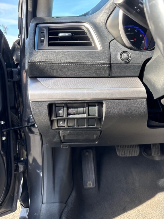 2018 Subaru Legacy Image 15