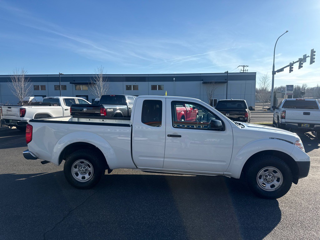 2016 Nissan Frontier Image 6