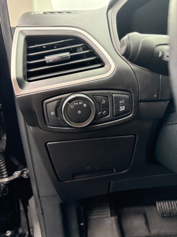 2022 Ford Edge Image 16