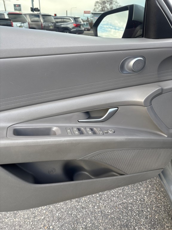 2021 Hyundai Elantra Image 13