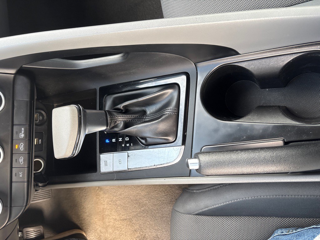 2021 Hyundai Elantra Image 17