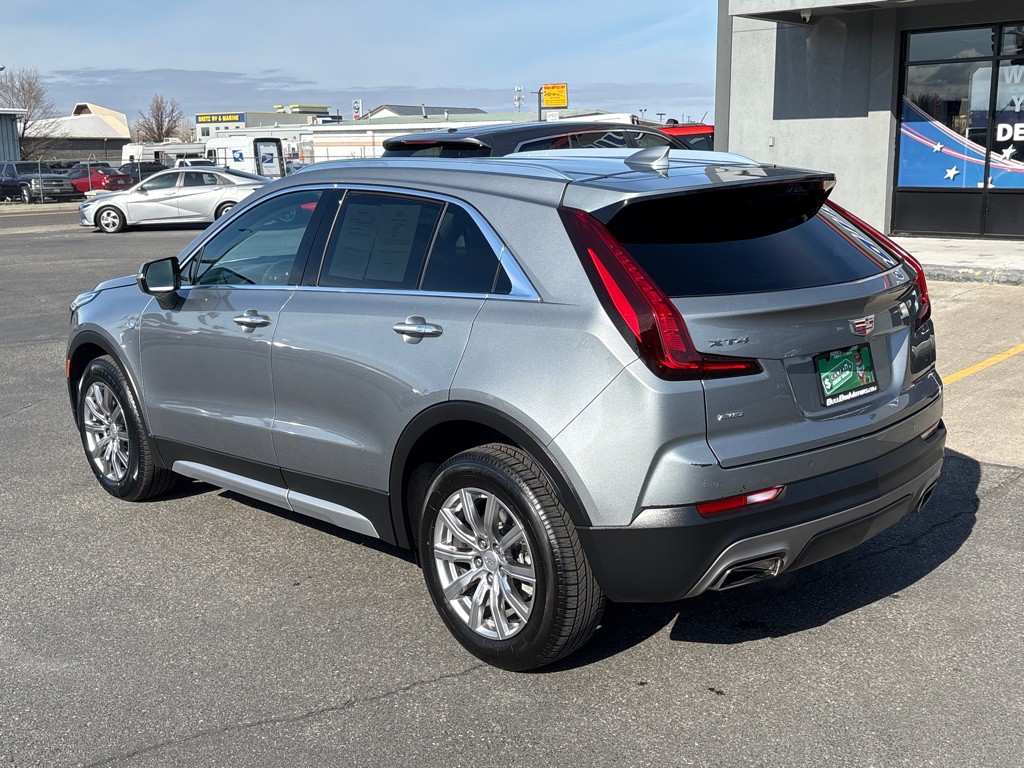2023 Cadillac XT4 Image 3
