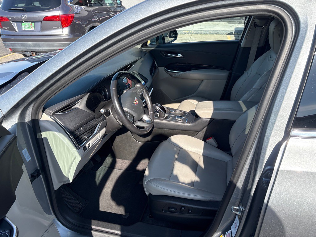 2023 Cadillac XT4 Image 12