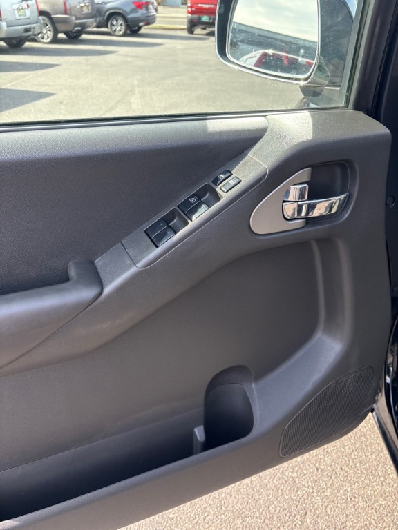 2006 Nissan Frontier Image 13