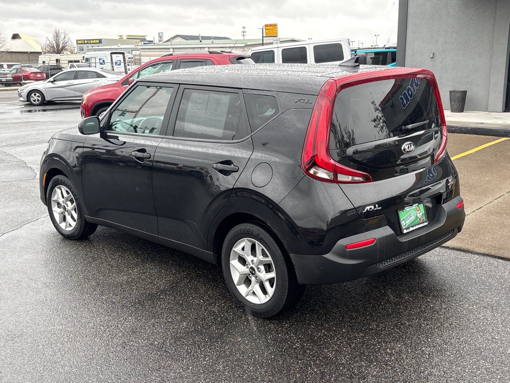 2021 Kia Soul Image 3