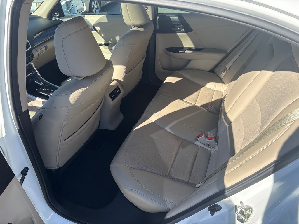 2016 Honda Accord Image 12