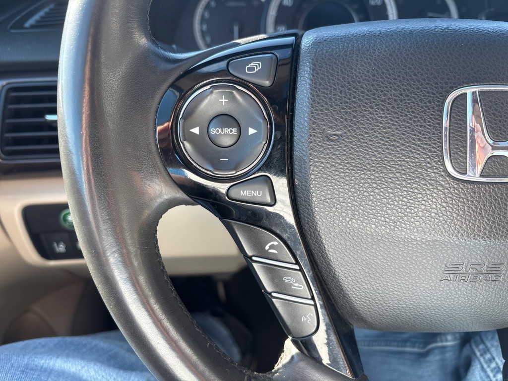 2016 Honda Accord Image 15