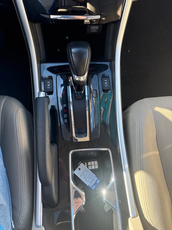 2016 Honda Accord Image 17