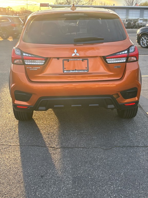 2021 Mitsubishi Outlander Image 8