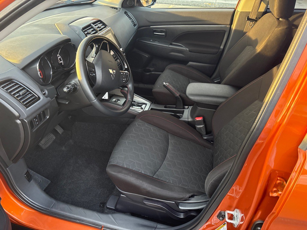 2021 Mitsubishi Outlander Image 12