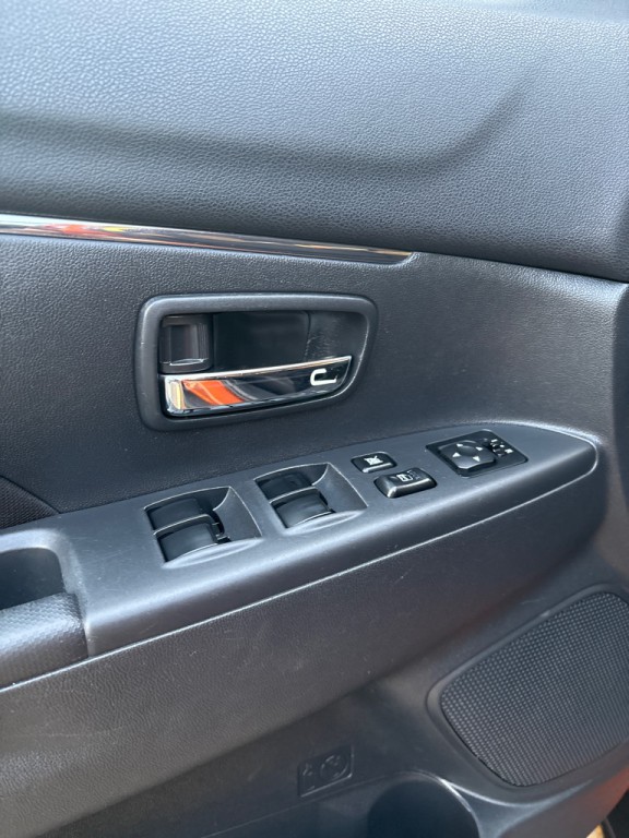 2021 Mitsubishi Outlander Image 14