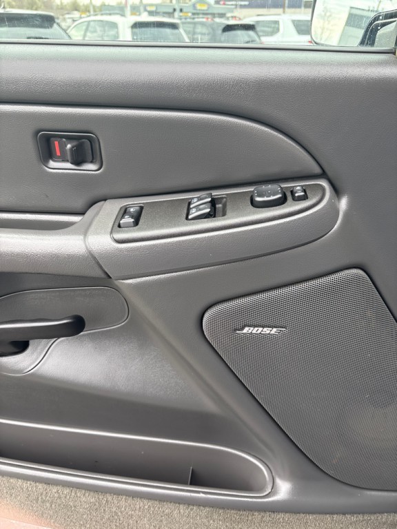 2004 GMC Sierra Image 15