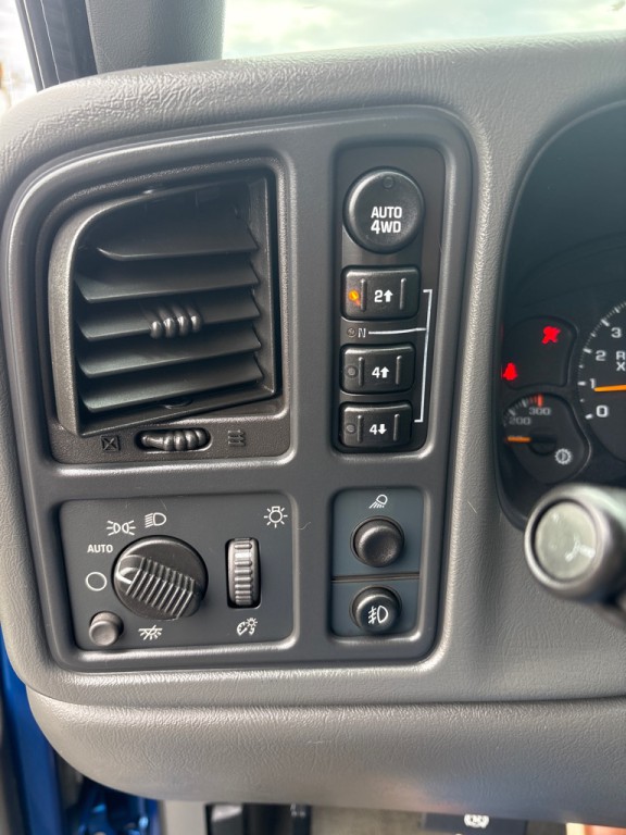 2004 GMC Sierra Image 16