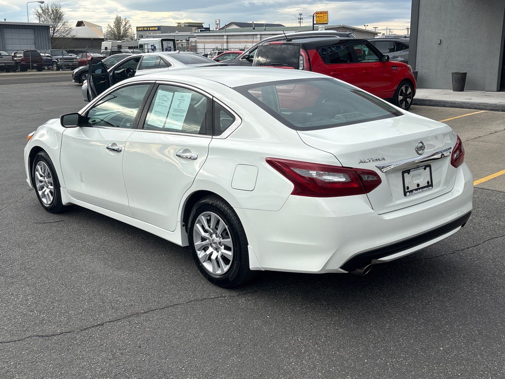 2018 Nissan Altima Image 3