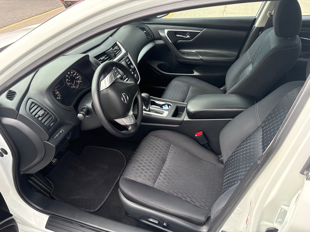 2018 Nissan Altima Image 11