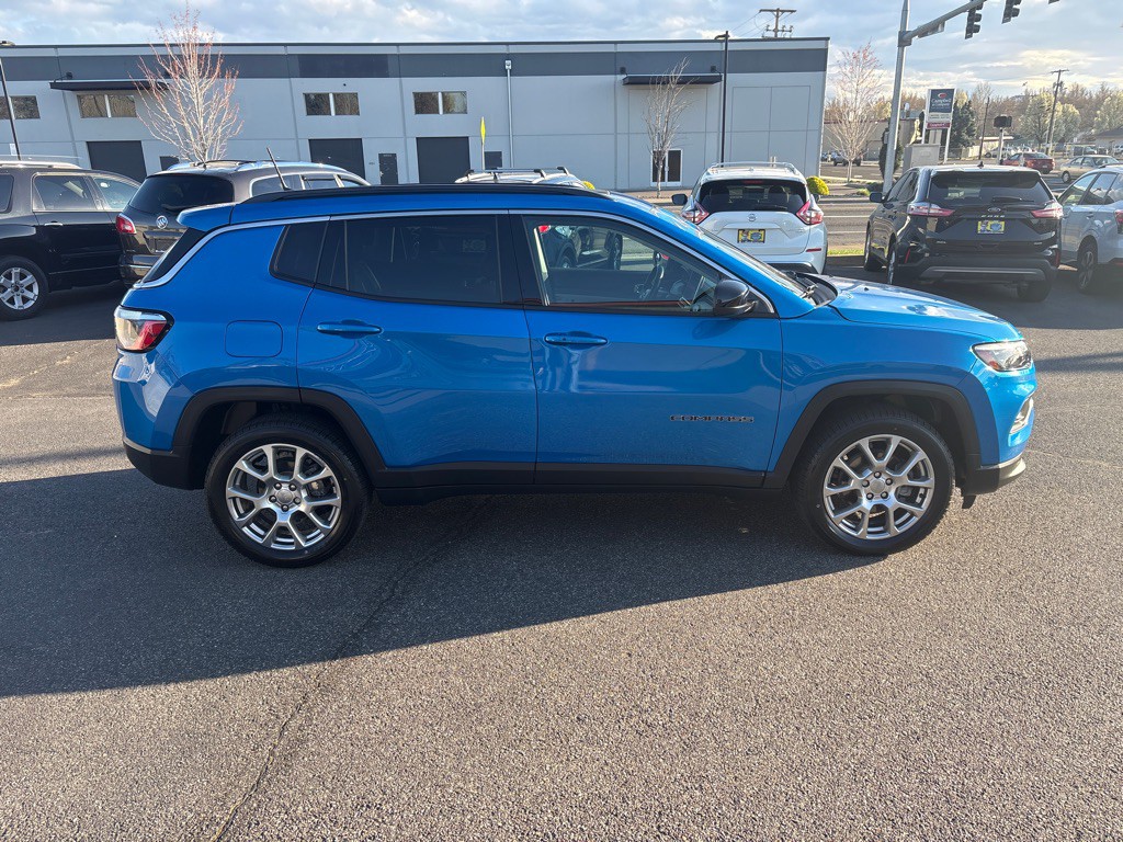 2022 Jeep Compass Image 6