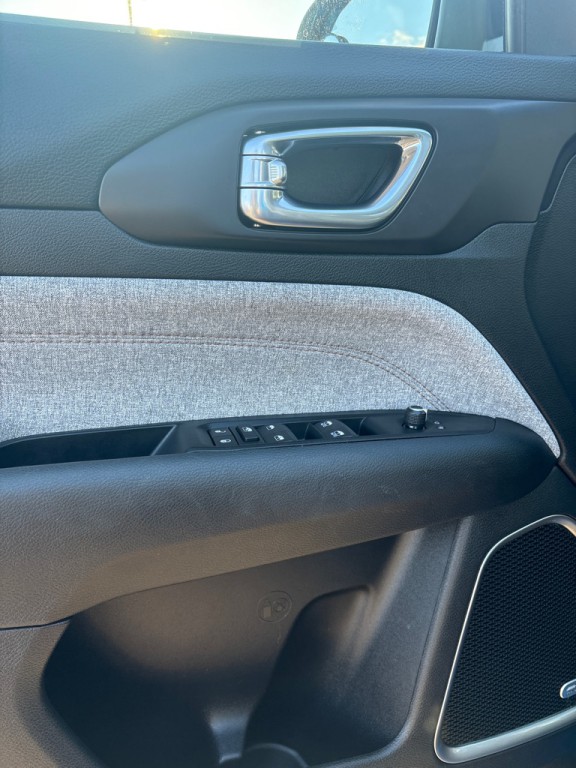 2022 Jeep Compass Image 15