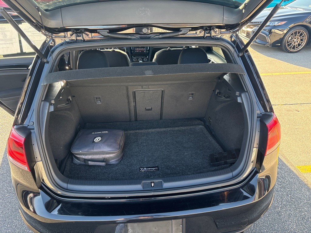 2016 Volkswagen GTI Image 11