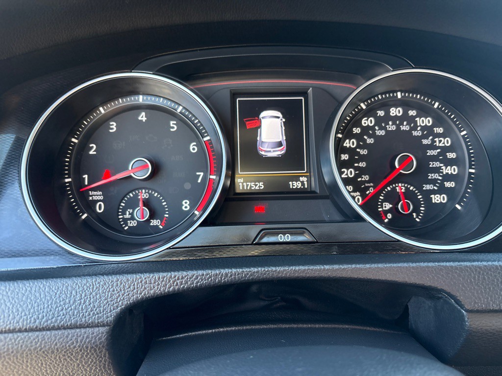 2016 Volkswagen GTI Image 16