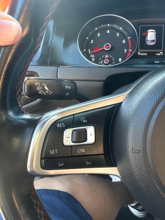 2016 Volkswagen GTI Image 17