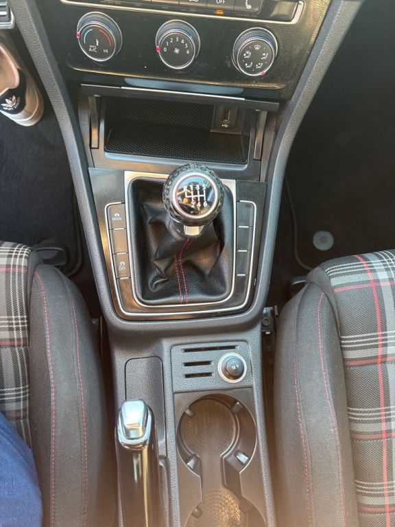 2016 Volkswagen GTI Image 19