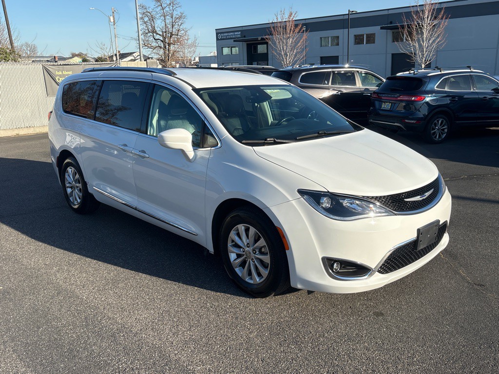 2019 Chrysler Pacifica Image 5