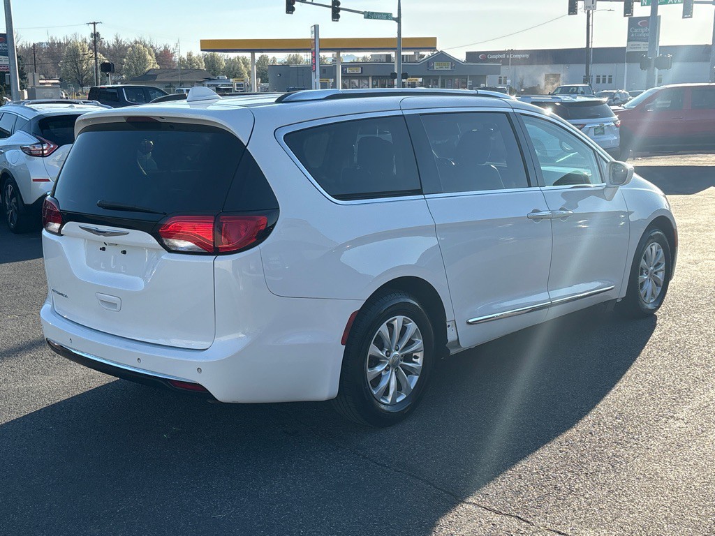 2019 Chrysler Pacifica Image 7