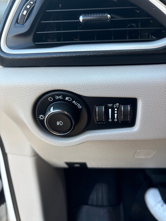 2019 Chrysler Pacifica Image 16